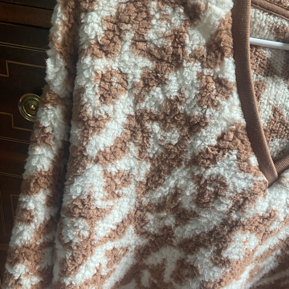 PINK Victoria's Secret Oversized Sherpa Hoodie - Picture 7 of 11